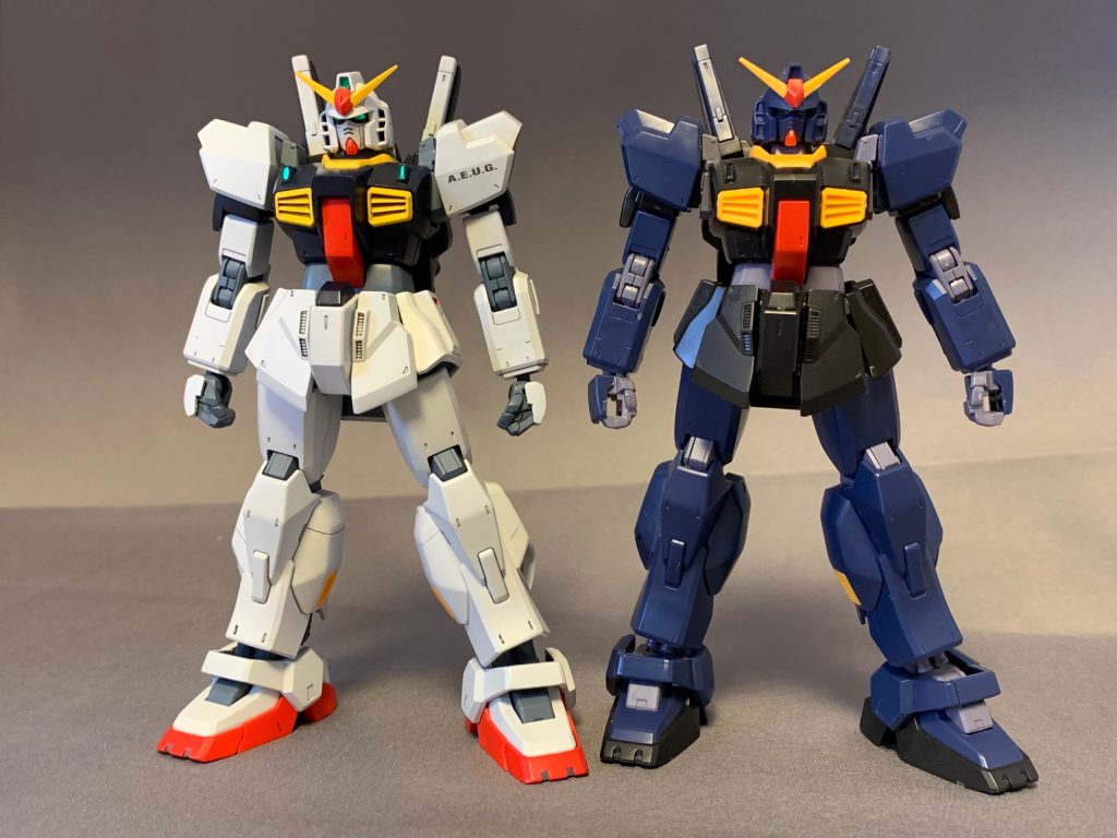 パチ組みのMk-Ⅱ（ティターンズ版）との比較。元がいいキットなのでぱっと見あまり変化がないのが悲しい・・・脚部のみ一目瞭然です。