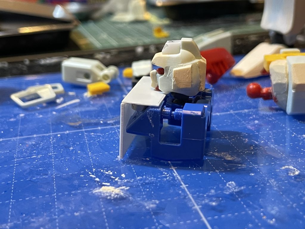 ザブングル,胸はかなり張っているので,プラ板でデカくしました.