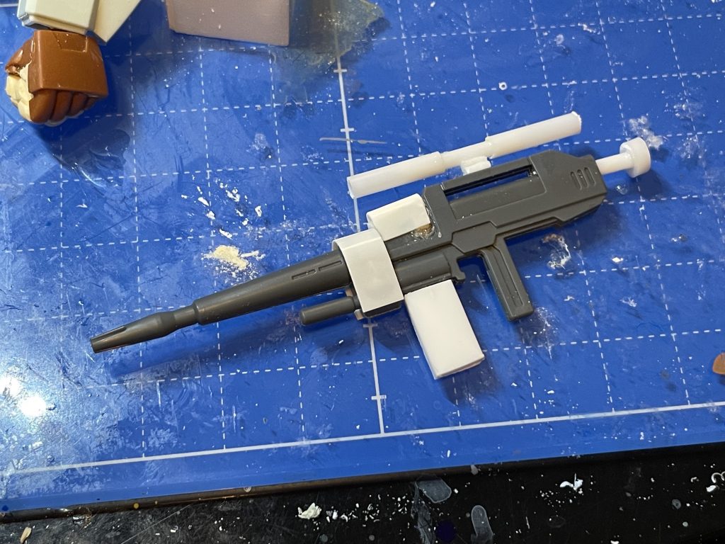 ライフルも改造.ブラッカリィのに似せてあります.