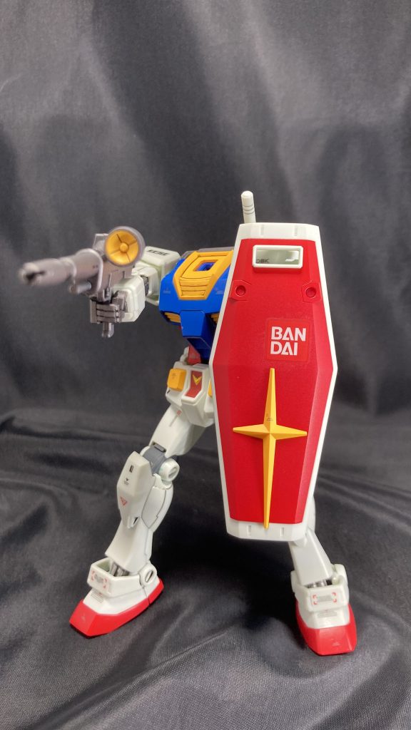 使う予定が立ち消えたので最強の盾も作りました。怖かろう、怖かろう。この盾を傷つけることは許されぬ