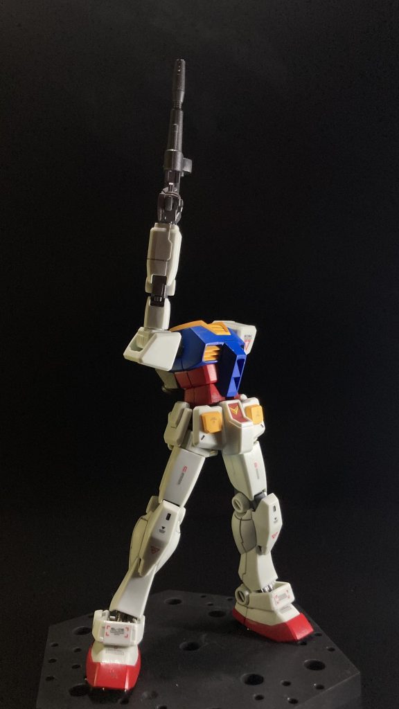 ガンダム–2枚目/制作者：ASAKURA