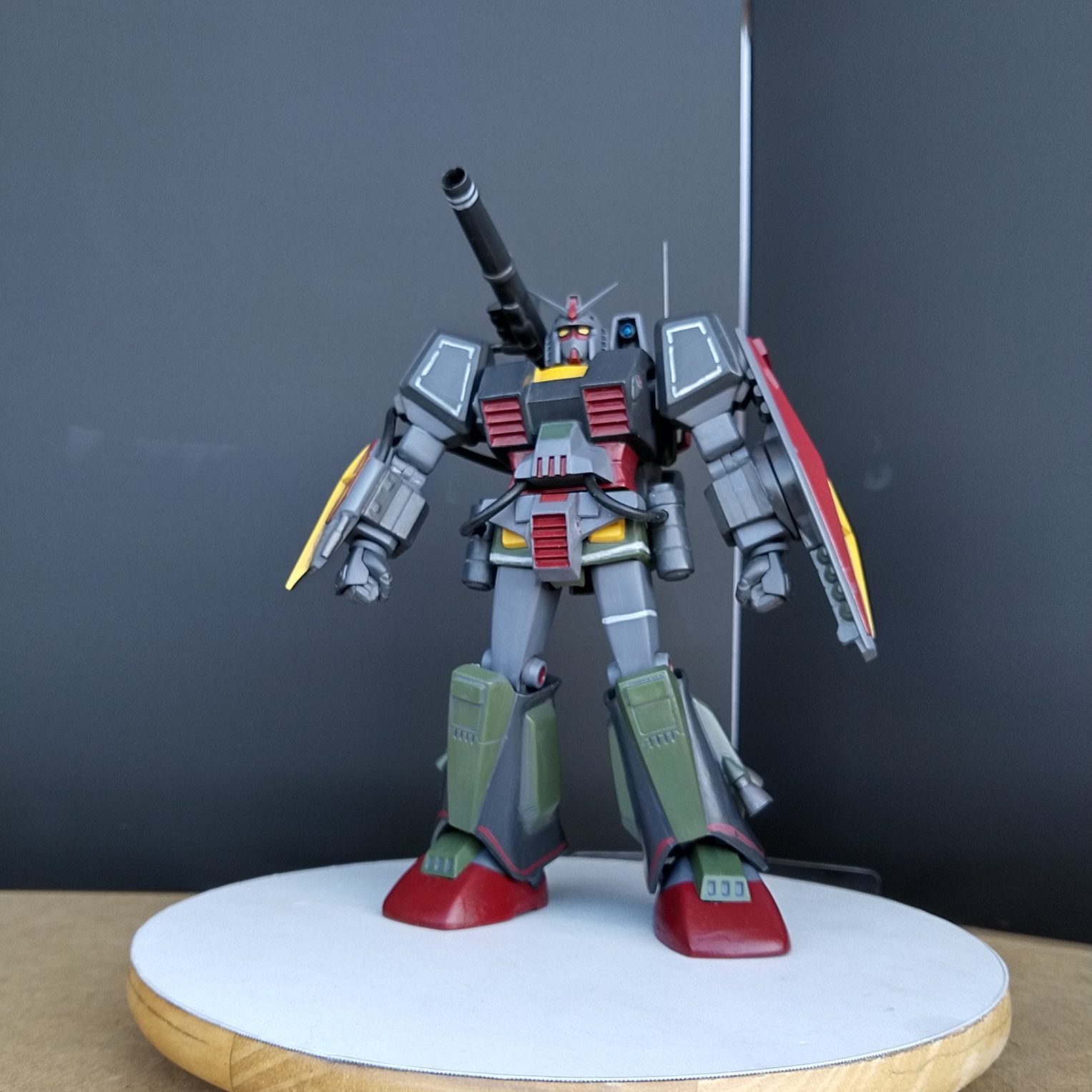 旧キット1/144パーフェクトガンダム筆塗り｜you.zxt10cさんのガンプラ 