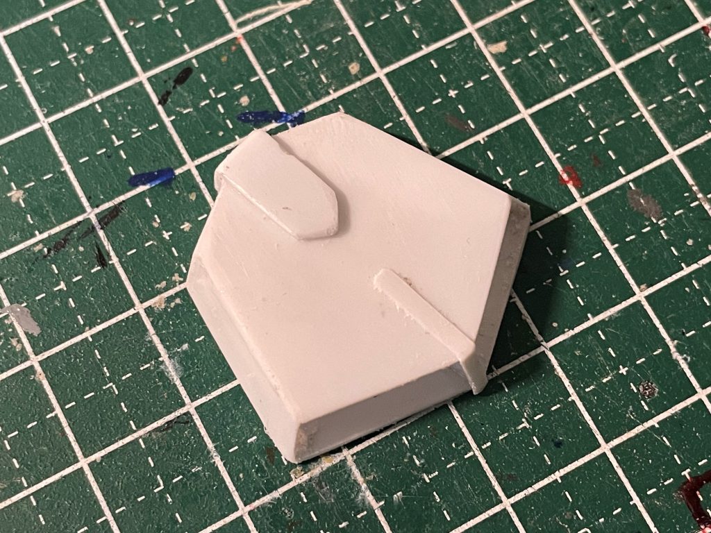 プラ板の箱組み。(普段は製作中に撮影しないんですが、今回このカットだけ珍しく撮影。せっかくなので掲載。。。)