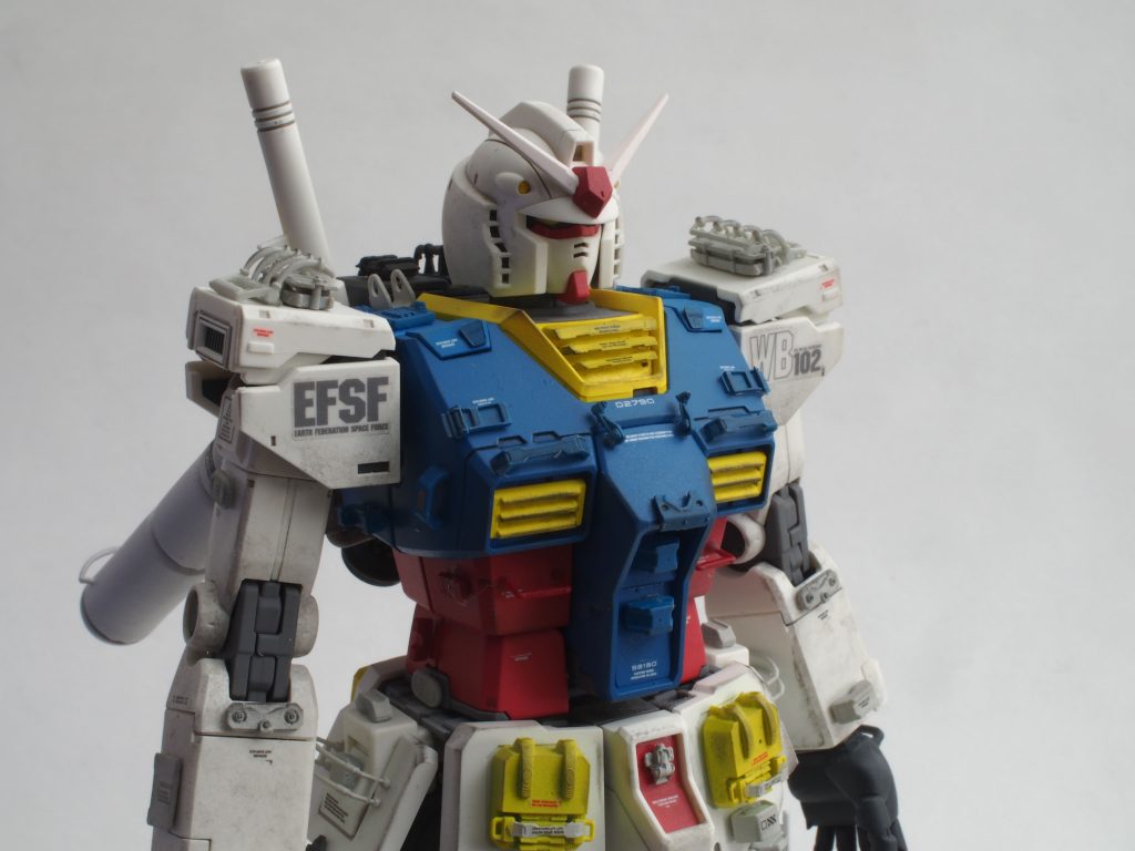 普段僕が作っているジオン系のMSよりも控えめなディティールアップですが、要所に取り付けて凹凸感を作りました。