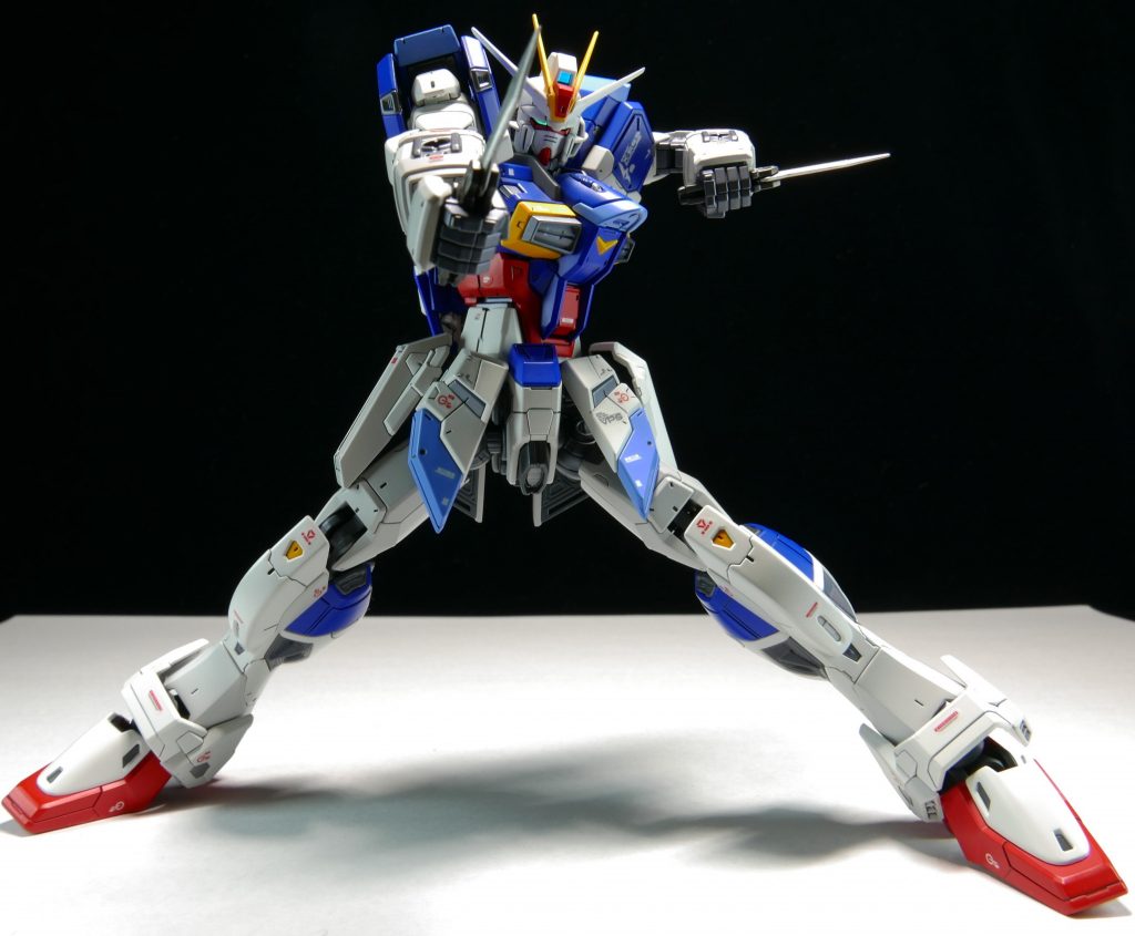 本編OPでのこのポーズが印象的です。