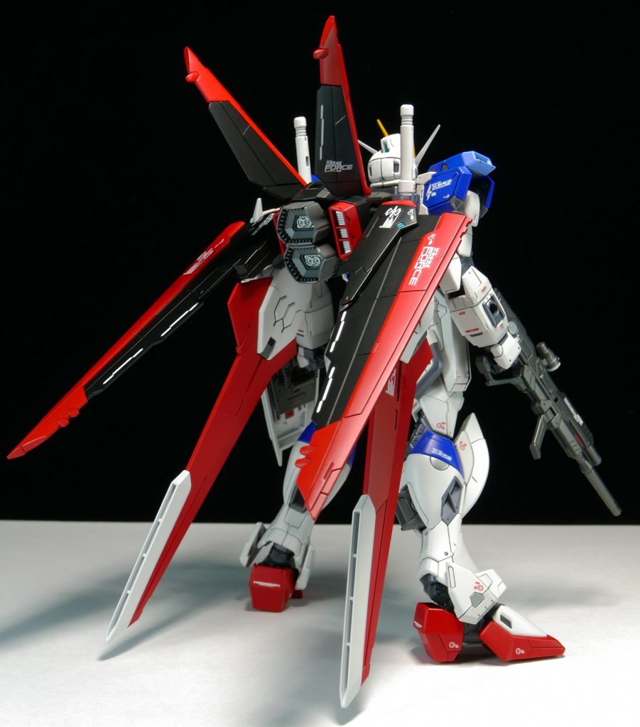 フォースシルエットの翼の可動はアニメの設定とやや違う解釈ですが悪くないです。