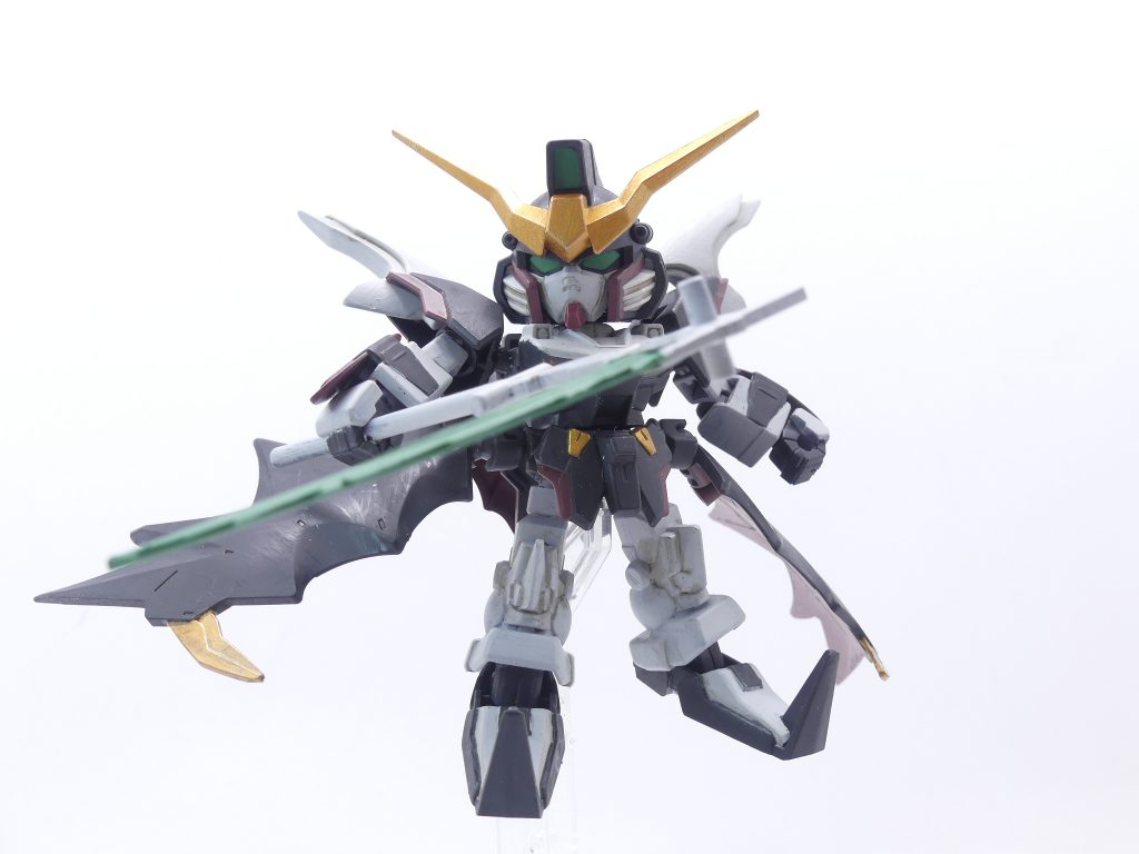 可動はいつものSDEXスタイル。スタンドには無改造で対応。クロークはボールデンで左右に開くことも出来ます。