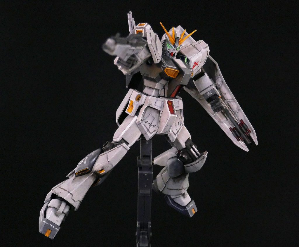 射撃ポーズ　ビームライフル可動範囲が広いのでSEED撃ちも軽々こなす