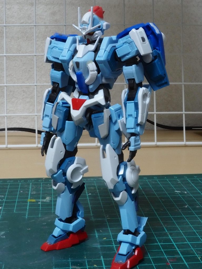 塗装前の状態です。8割がたガーンズバックです😅HGダブルオーガンダム、エクシアのパーツを貼付けてボリュームアップとガンダムらしさ(?)をプラスしてみました。フェイスパーツはエクシアのを無くしたのでEGガンダムで代用しました。