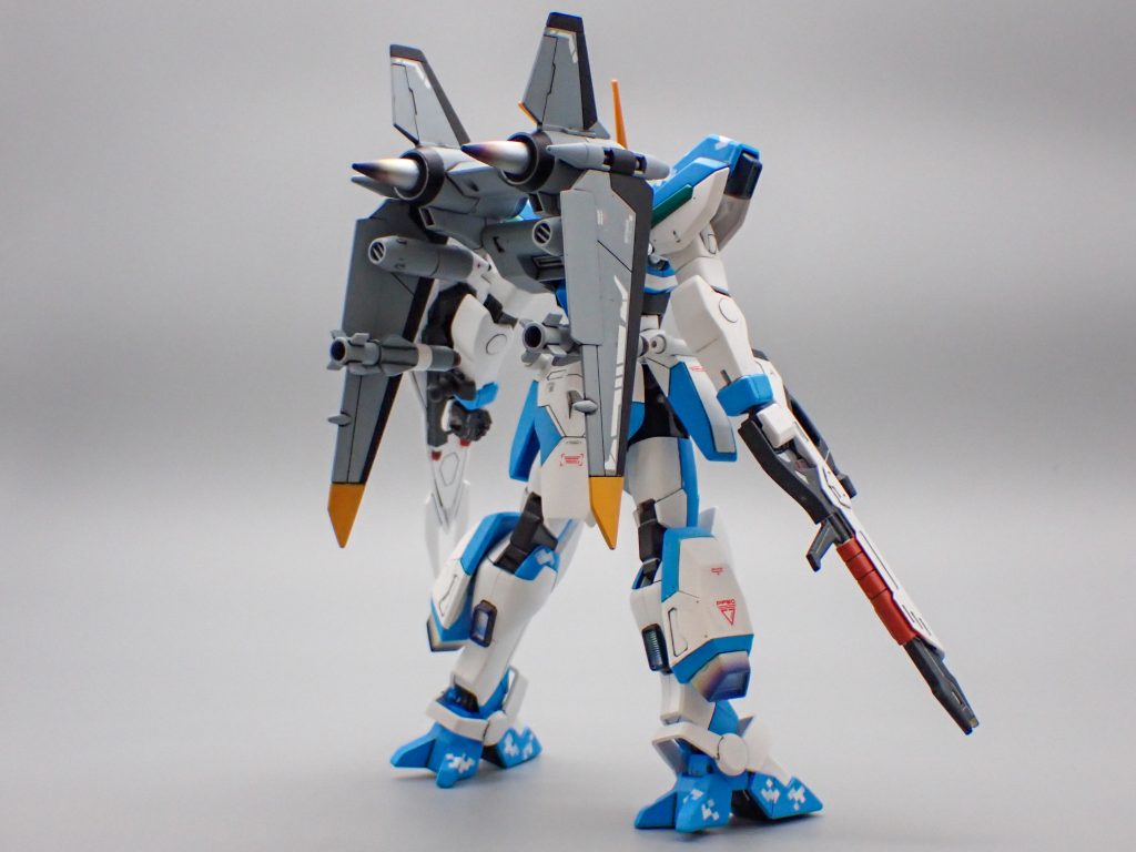 背面(ジェットストライカー駐機時)ぱっと見、百◯っぽさを感じる背面。スリッパが広いので自立が容易で助かります。
