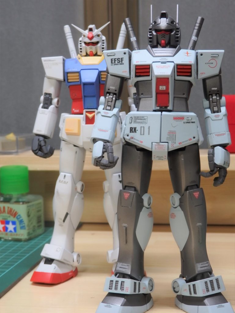 改修前の状態　昔はシルバーが多かったんだけど　最近はグレーが多いので今風に塗り直し。同時にアンテナの位置も変更各所にハッチ風のスジボリ追加