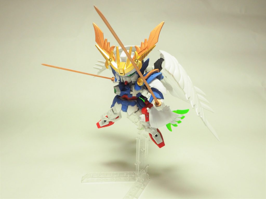 サムネの全体画像です。元キットの刀だと短いので、市販のオプションキットの刃の部分だけを切取り、CSシスクードのサーベル持ち手に接着しました。