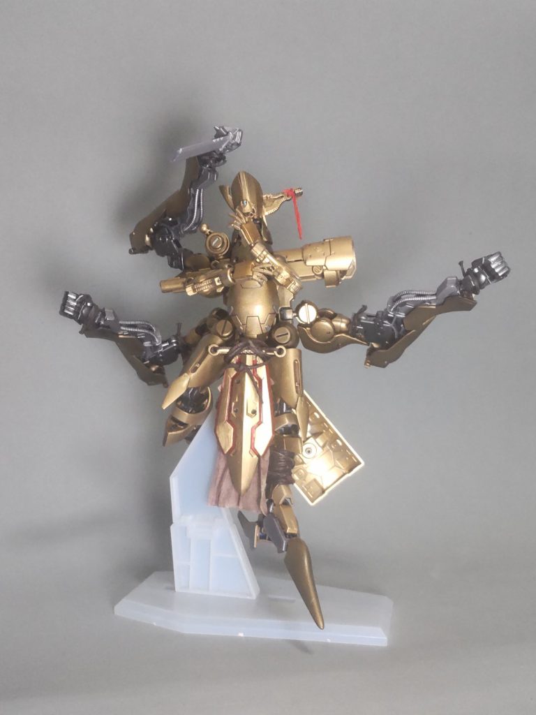 ガンプラなのでフル可動です。劇中を思わせるポーズなど…