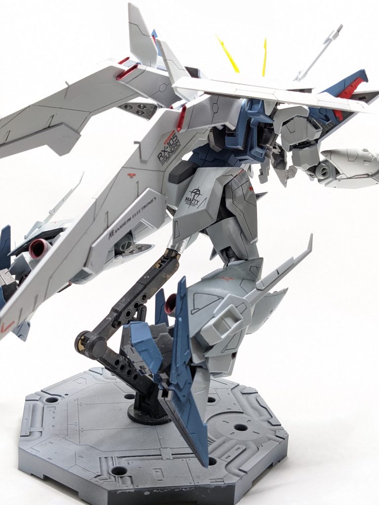 スジ彫りを入れてますが、少し寂しい感ある背後、もう少しディティールの勉強します。