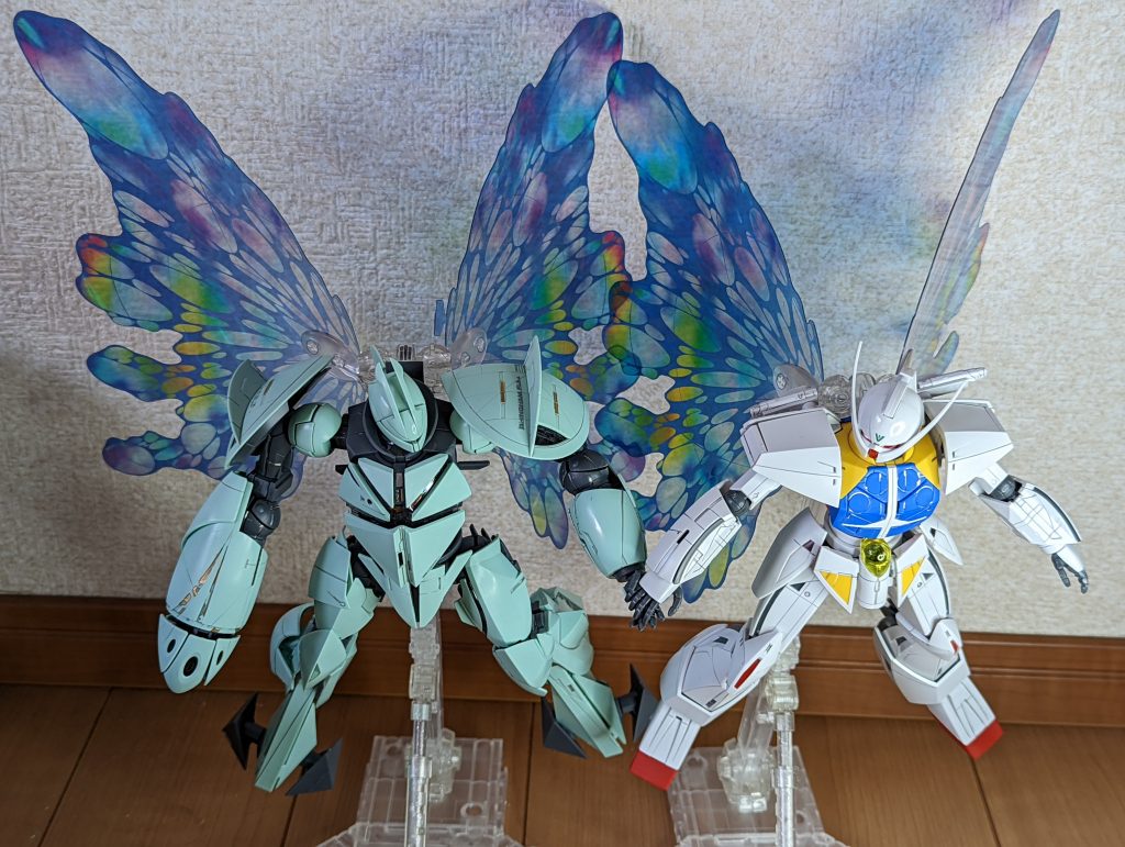 壁に映る影もうっすら月光蝶