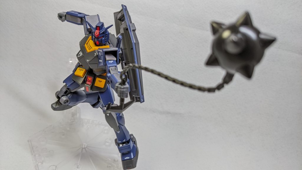 いろいろなポーズをさせてみました。ガンダムハンマー!