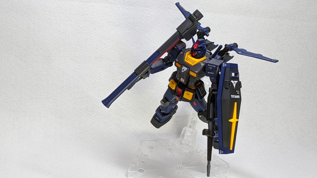 追加バックパックで移動してる感じが出ると良いなと思って左側をスカスカにしてみました。