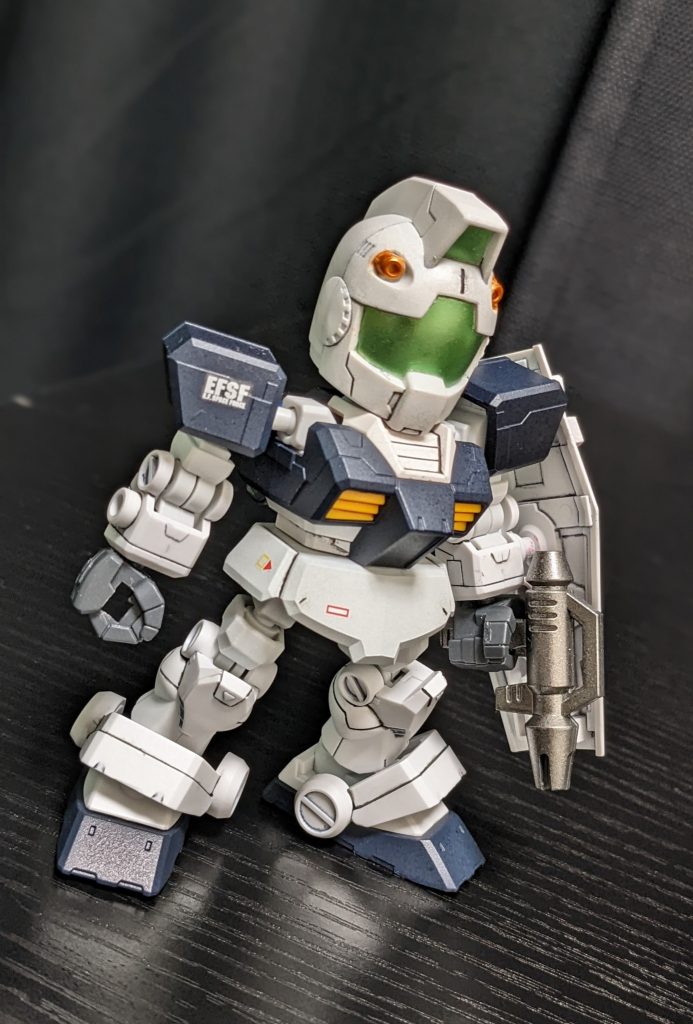 ビームスプレーガンは肉抜きがひどいので楯で隠してます。