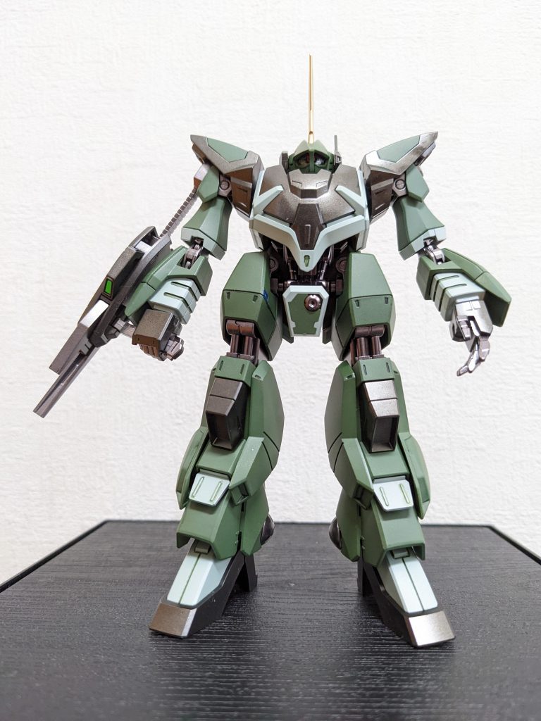 ガメラ〜🎶ガメラ〜🎶つよいぞガメラ🎶つよいぞガメラ🎶つよいぞガ〜メ〜ラ〜🎶デフォの「信号機カラー」が「量産型としてどうよ🤔❓」と思ったので偉大なる量産型の大先輩😅ザクに寄せてみたら・・・ますます「亀」になっちゃった💦