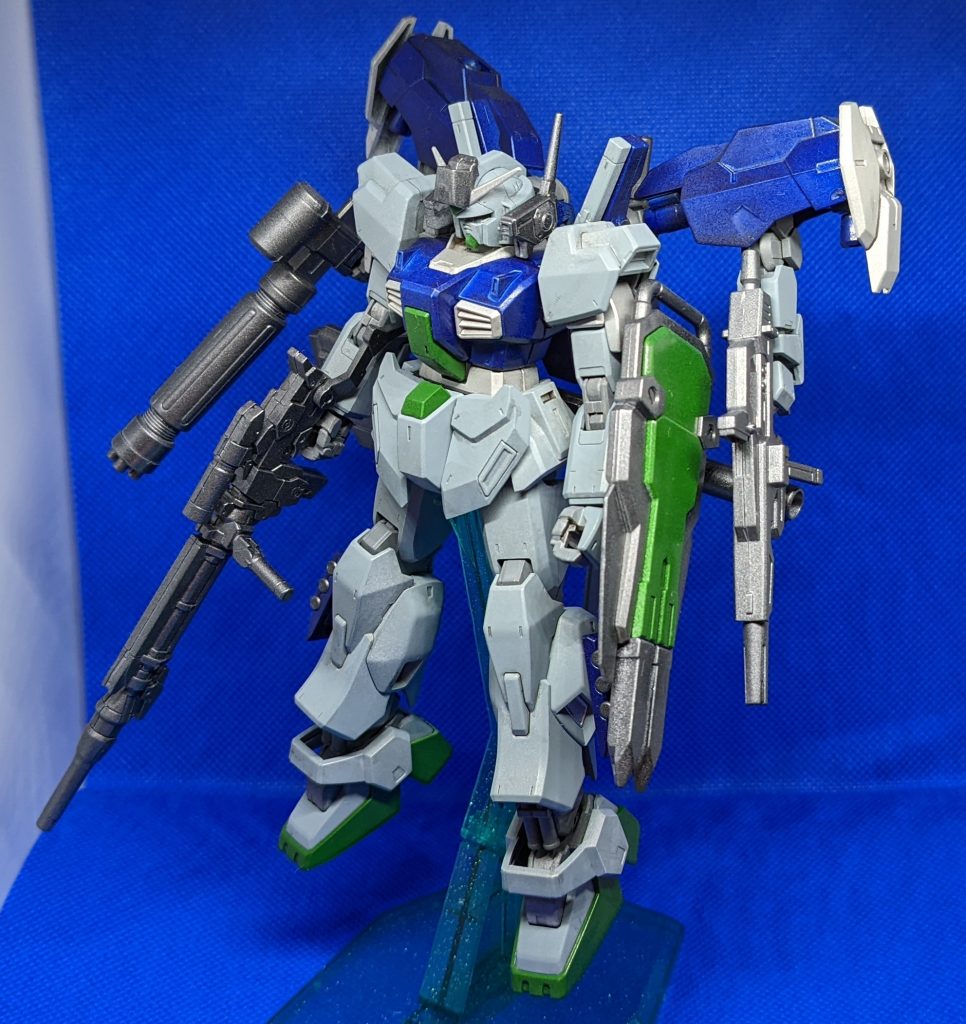 武装フル装備状態、サブアームも武装装備可能