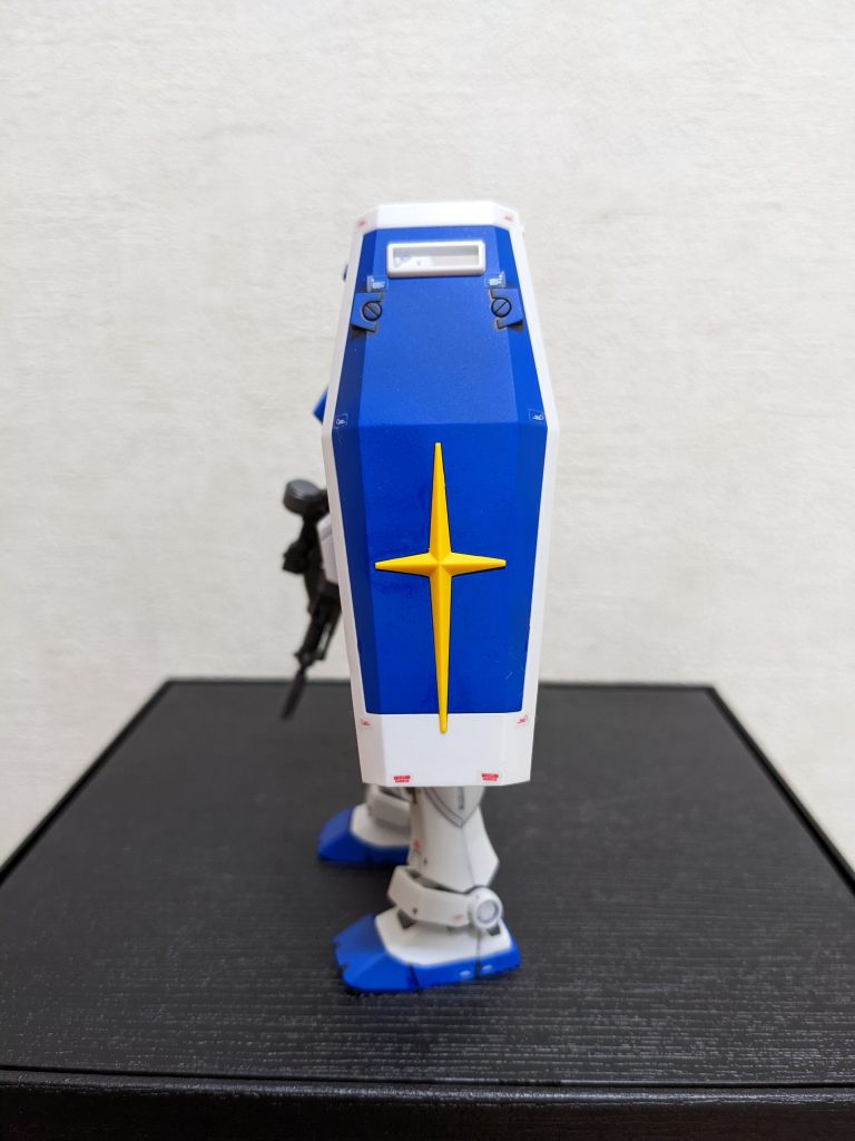 左側面まぁ、クルッと回ってみましょう😉エアブラシ導入初期のワリには、面積広いシールドもマシに塗れてるのではと思います😄