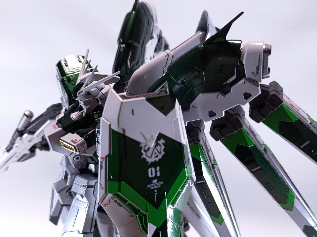 Hi-νガンダム–2枚目/制作者：ぶった文鳥