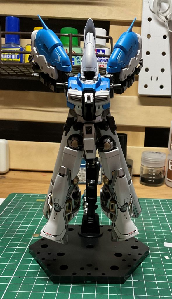 部分塗装を頑張ったのですが、外装を取り付けていくとどんどん見えなくなる・・・