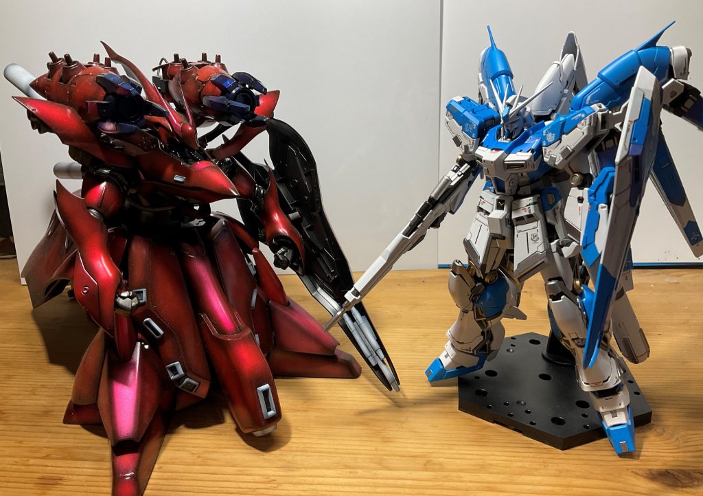 以前に作ったナイチンゲールと。塗装のテイストがだいぶ違いますが・・・