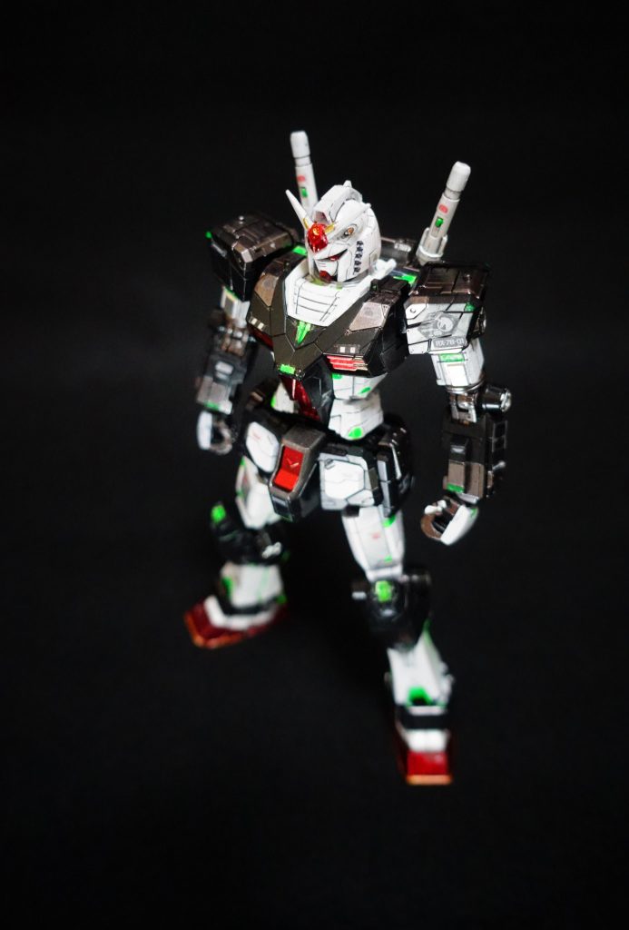 「シャアの反乱」後、サイコフレームの情報を入手したビスト財団は、フルサイコフレームの機体開発を秘密裏に行っていた。コードネームはRX-0。後のユニコーンガンダムとなっていく機体の開発である。連邦にもその情報は秘匿されていたため、アナハイムのモビルスーツを使うわけにはいかなかった。