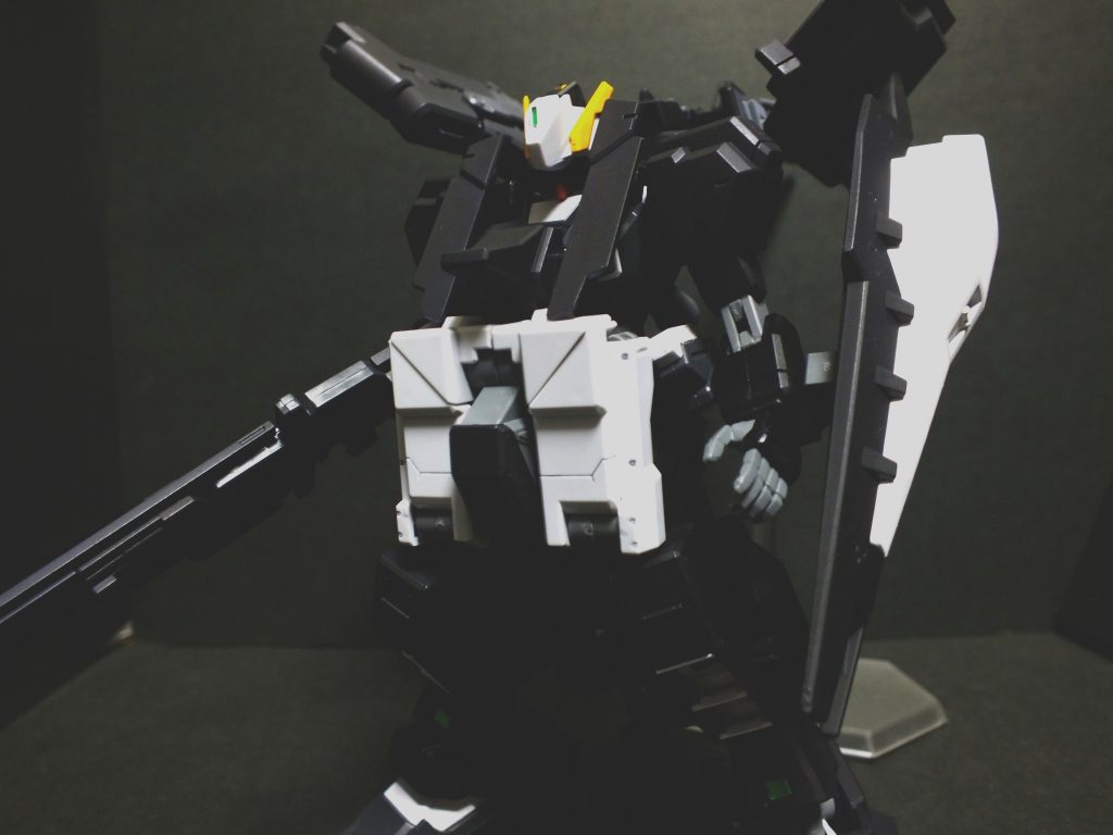 ラー第一形態FA正面 本体はRe-bootに出てくるアーリーヘイズル(ティターンズ残党仕様)を、フルドドは同作品のハンブラビII(レジオン仕様)を参考にしました。