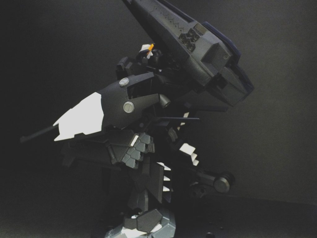 背面 強化型シールド・ブースターの色は、悩みましたが結局黒一色に。