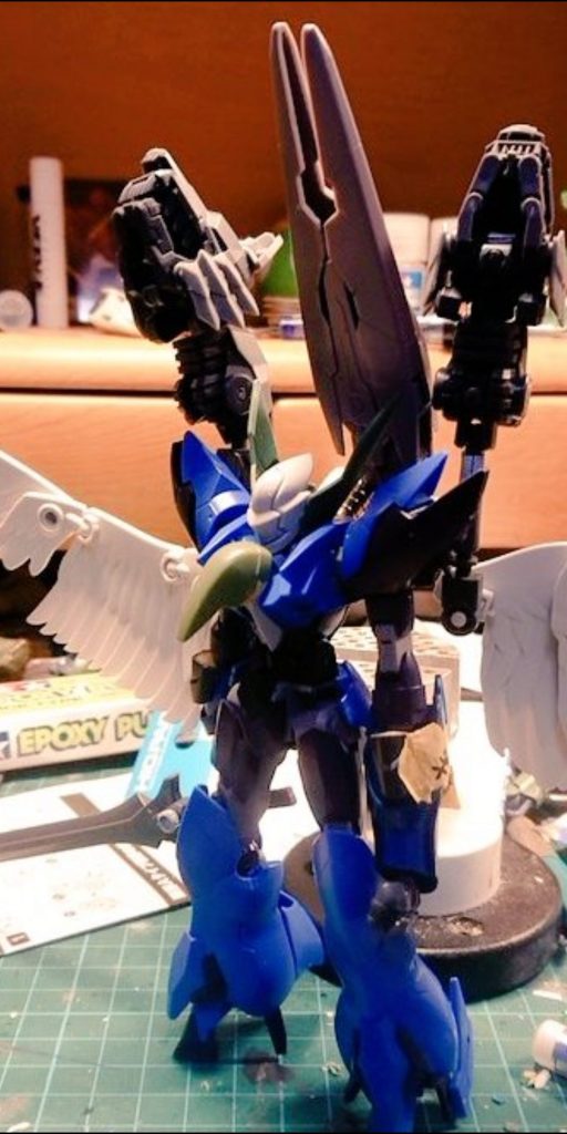 仮組状態 使用キット《本体》辟邪の頭部アルスアースリィガンダム煌ギラーガ(二の腕)丸指ハンドネオダナジン(二の腕の関節部、頭部の耳飾り)グレイズ頭部(胸部ゴールド色のパーツ)《バックパック》カスタマイズヘッドCスカイハイウィングスアルスアースリィのライフル+ネオジム磁石+プラ板《武器》ビーストマスターソード+MSサイトレンズ