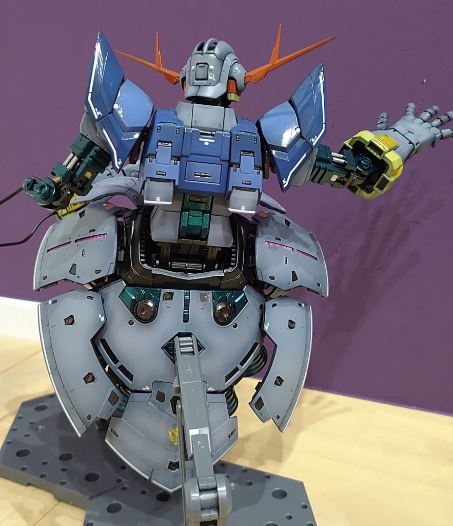 ガンダムマーカーで所々部分塗装