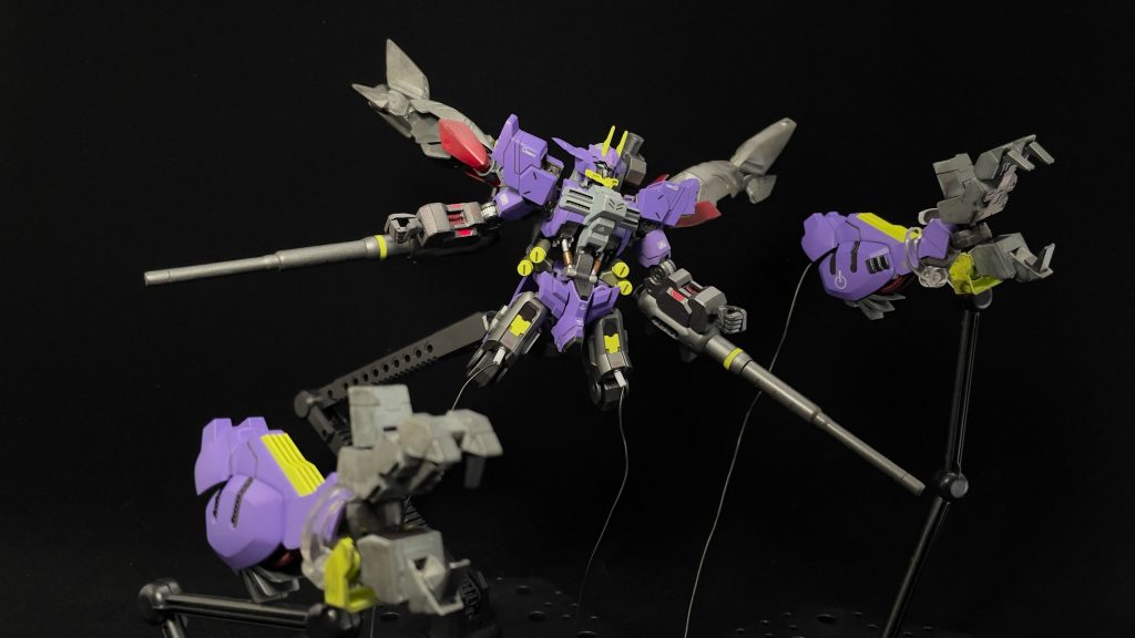 足が飛んでいくので、機動力の低下をバインダーで補うイメージ。