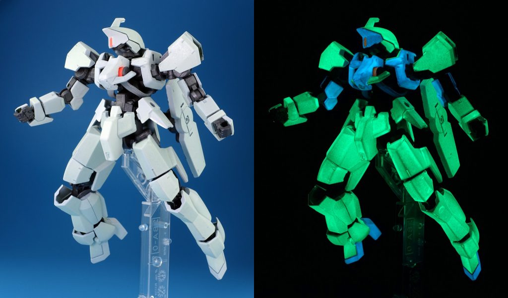 蓄光ガンプラを飾ると、真っ暗な宇宙空間を飛んでるように見える…と良いなと緑色：蓄光顔料（アルミン酸ストロンチウム）水色：蓄光顔料（アルミン酸ストロンチウム＋色素）オレンジ色：蓄光シート