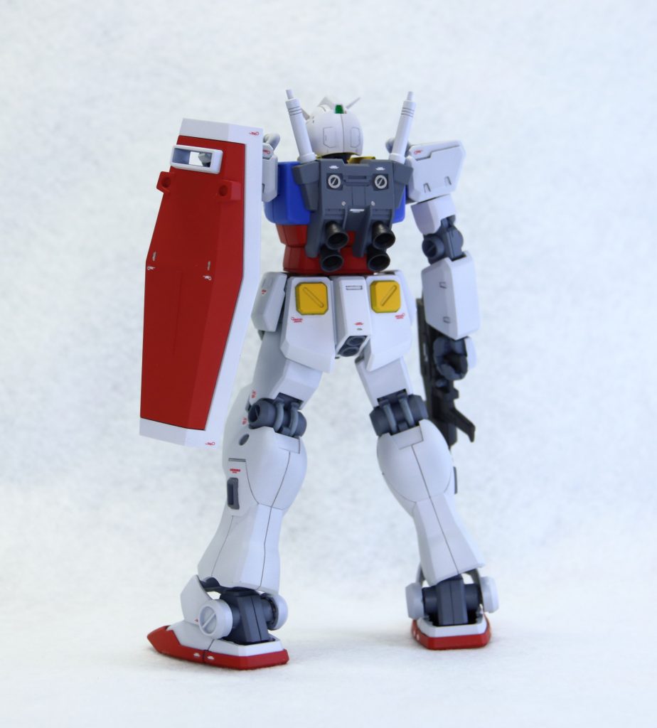 バックパックはジム改の物ものにオリジンガンダムのサーベルホルダー。デカールはオリジンガンダム用を使用しています。指定そのままでもカトキ風に合います。ガイアカラーのブライトロイヤルブルーはTheカトキブルーですね。