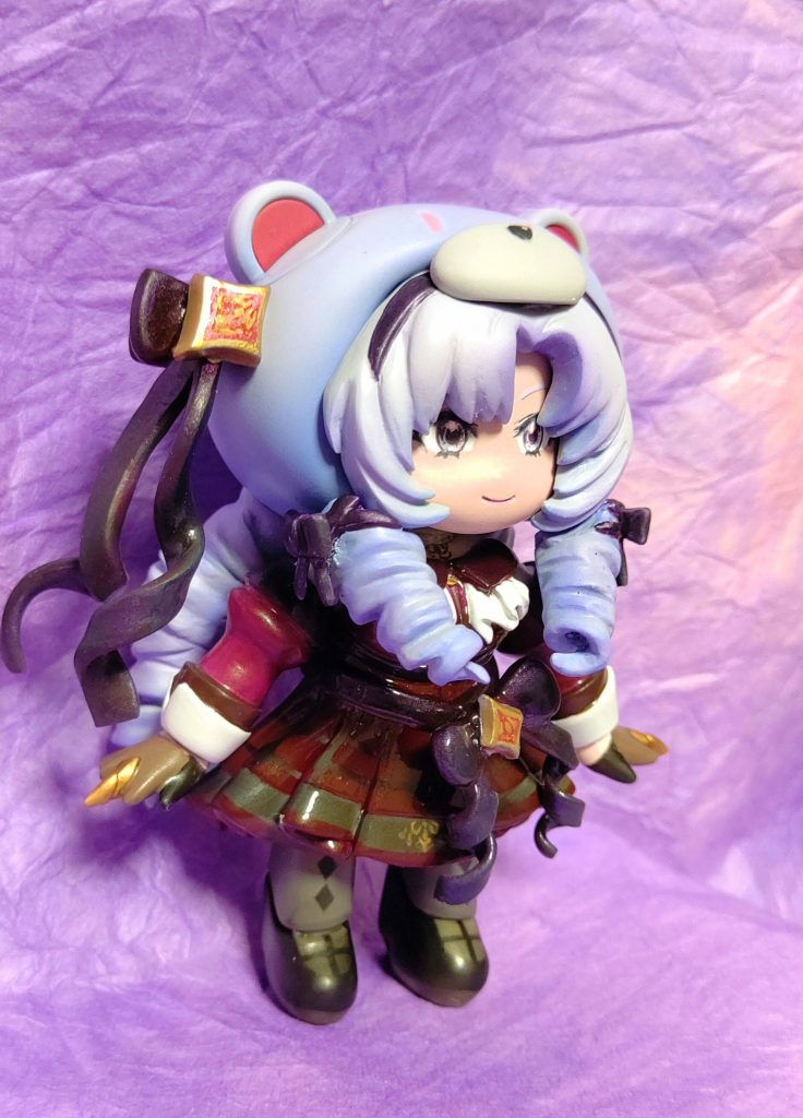 衣装の模様はマスキングによる塗り分けと細部は筆塗りですわ♪