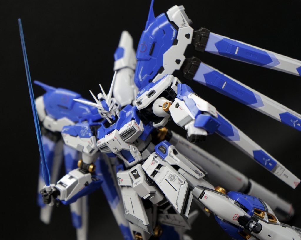 青いサーベル、素敵な色です。