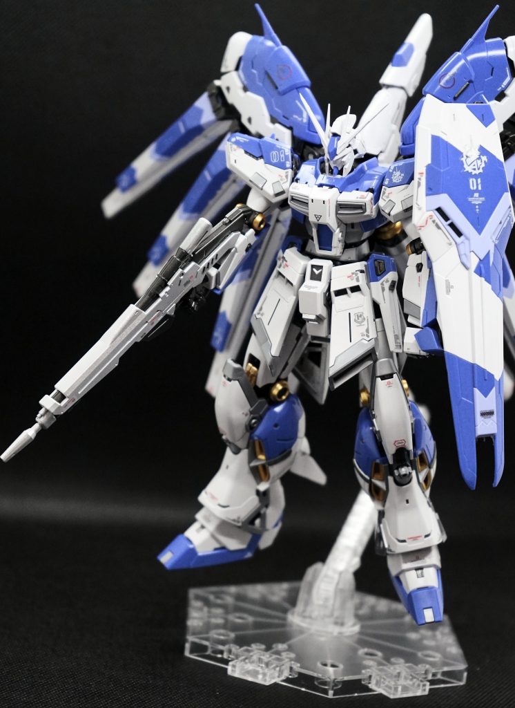 ボリュームのあるキットのため、思ったよりシールが少なく、市販の水転写デカールを空白に貼ってます。水転写デカールは最近できるようになったのですが、一度始めると止まりませんね！