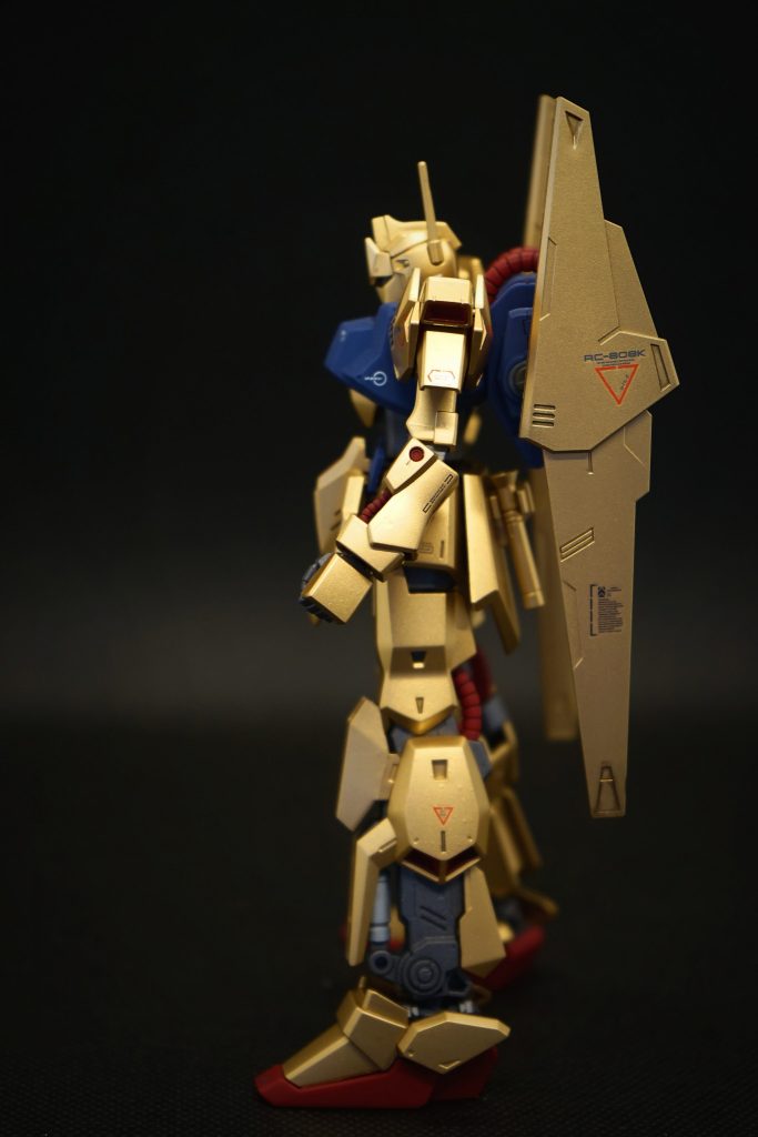 サイドビュー。ちょくちょく市販のデカールを貼ってあるのと、動力パイプは塗り分けるなどしています。