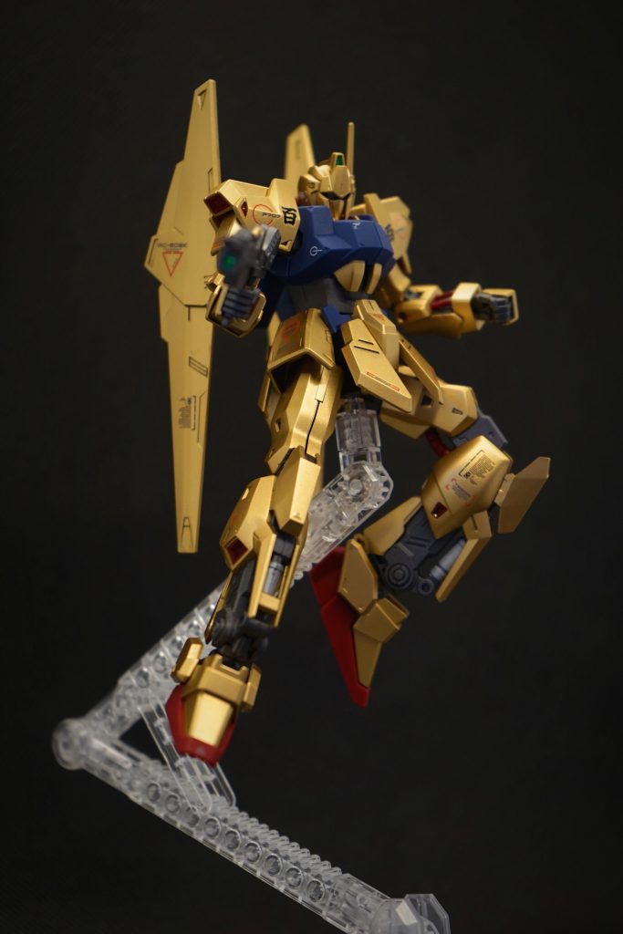 ビームライフルの動力パイプ塗り分けには、前回のHi-νガンダムから取り入れている、タミヤさんのエナメルカラーを使いました。