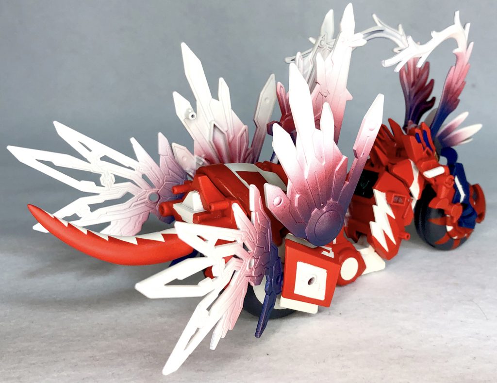 バックショット更に羽根が目立ちますねw追加した尻尾も見た目のらしさに貢献しています♪