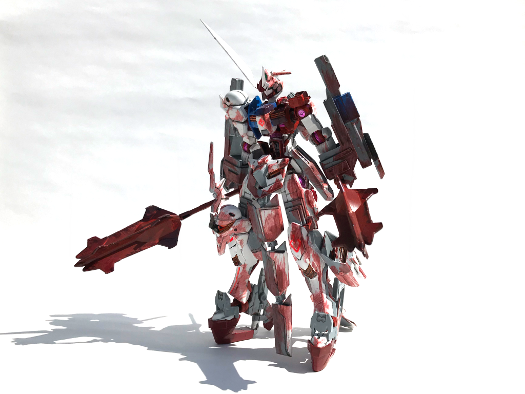 ASW-G-X1 GUNDAM LAVATHEINガンダム・レーヴァテインエイハブ・ウェーブの固有波形から、この機体はガンダム・フレームであるが、データベースに登録されている72機のいずれとも合致しないことが判明している．機体登録名は「LAVATHEIN」．「X1」は形式番号が不明であることに対してつけられた仮番号である．前例(＝ガンダム・ヴィダール)のように何らかの方法で固有周波数を偽装している可能性が高い．(以上設定)