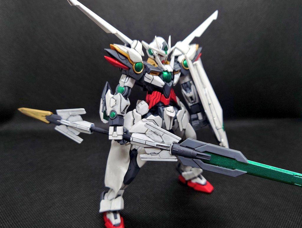 ガンダムクアンタ(白騎士)–4枚目/制作者：ガンダム社会人