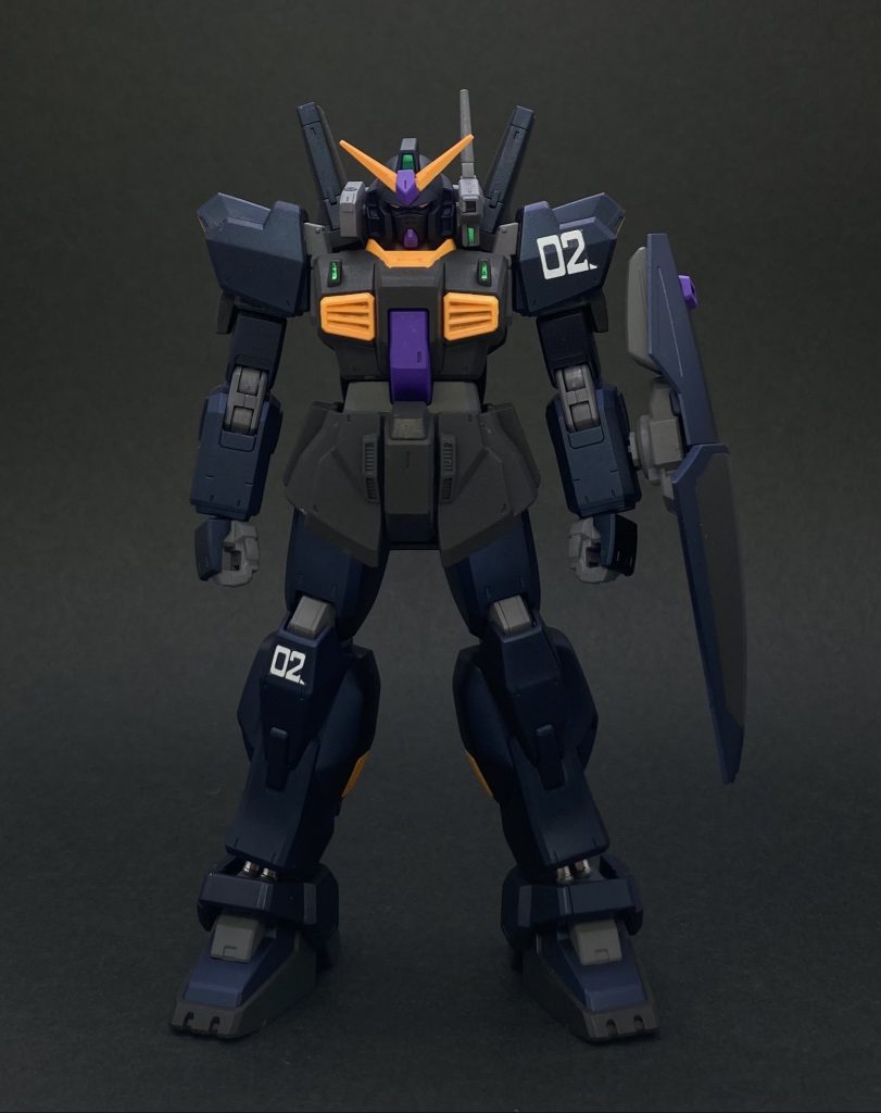 この時点では「時短プラモ」で仕上げるつもりでした・・が、なんか納得出来ない部分があったので色々と手直し(笑振り返ると、この時のパープル(キャノピーやらアンテナの部分)の方が挿し色として効いていたかもしれませんね