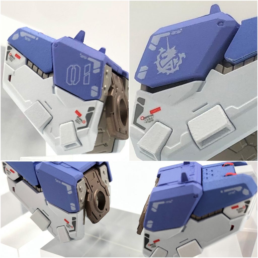 キットではスラスターはシルバーになっていますが、装甲と同じホワイトで統一して、落ち着いた雰囲気でまとめました。