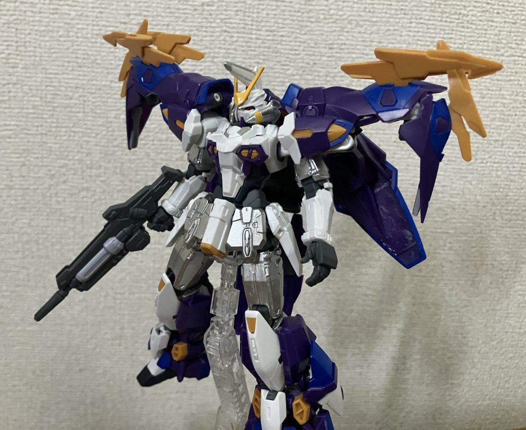 主に顔と背部バインダーを旧キットとミキシングして自分好みのシルエットにしました。特に顔は旧キットの幅がある感じが好きだったので！