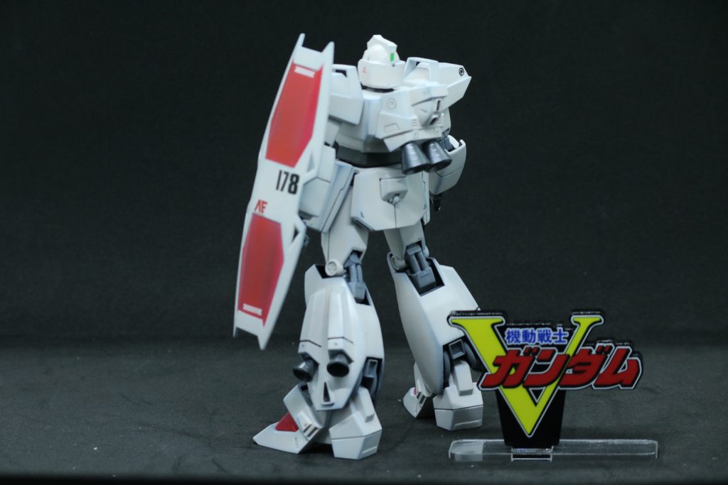 何となく後姿に哀愁が漂います。