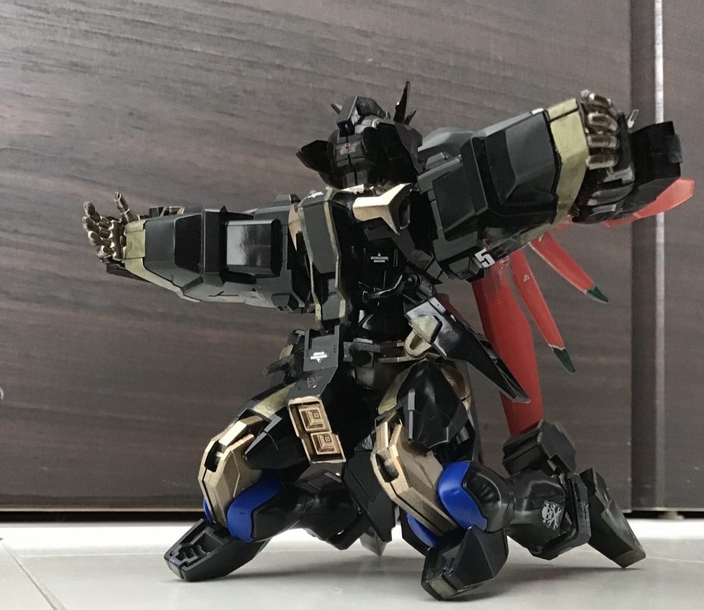 まだだ、まだ終わらんよ！！変形しちゃうんだなぁこれが！！(無理矢理)てなわけでフォートレスモードです