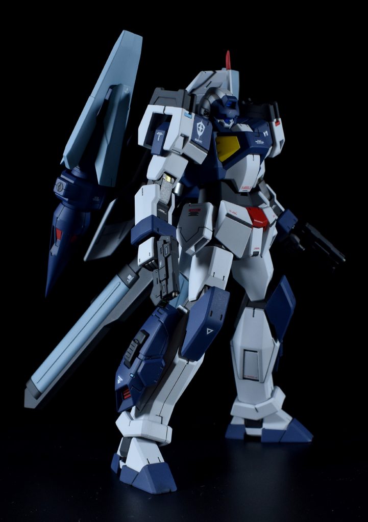 各装備はシャルドール改と共通のジョイントを使用しているので、過去作と装備の共有ができます。画像はビット、プロペラントタンク、脚部スラスターを装備したもの。